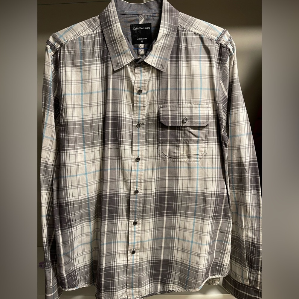 Calvin Klein Men’s Button-Up